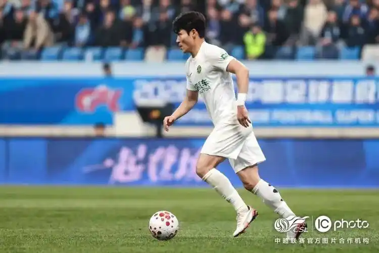 欧冠对决：阿森纳 VS 利物浦